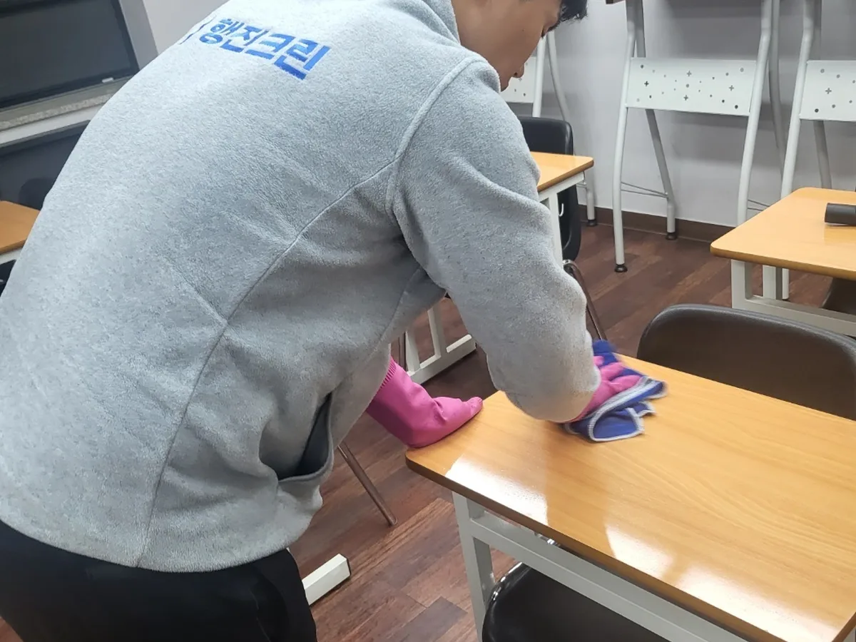 진천군 덕산읍 유치원 책걸상 교실 위생청소 사례 - 행진크린